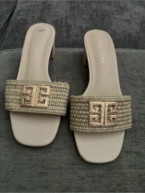 Brash Cream Raffia Slide Mules with Gold Medallions size 9. WORN INSIDE ONLY